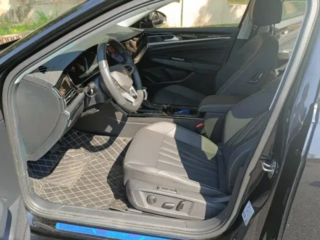 Volkswagen Passat — Фото автомобиля 9