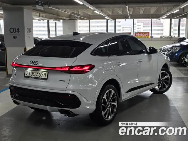 Audi Q5 40 TFSI quattro Sportback S Line — Фото автомобиля 2