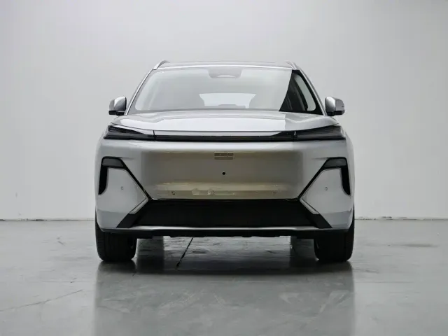 Geely Galaxy Starship 7 EM-i — Фото автомобиля 2