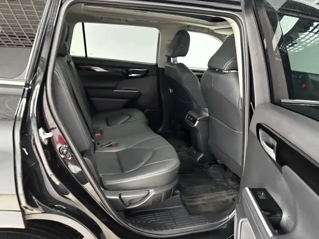Toyota Highlander — Фото автомобиля 26