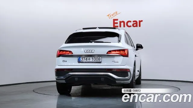 Audi Q5 40 TDI quattro Sportback Premium — Фото автомобиля 4