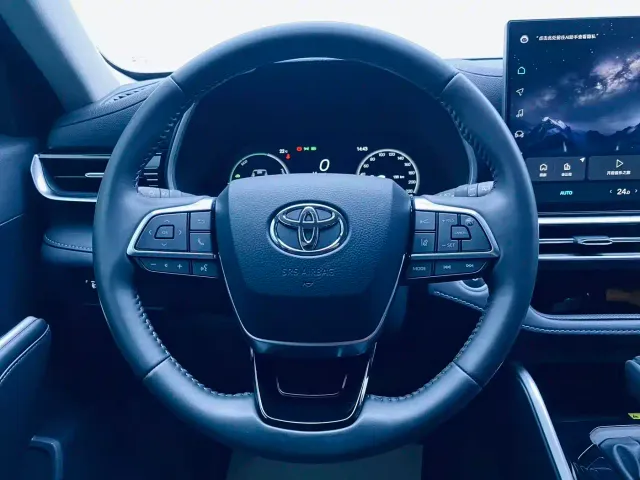 Toyota Highlander — Фото автомобиля 13