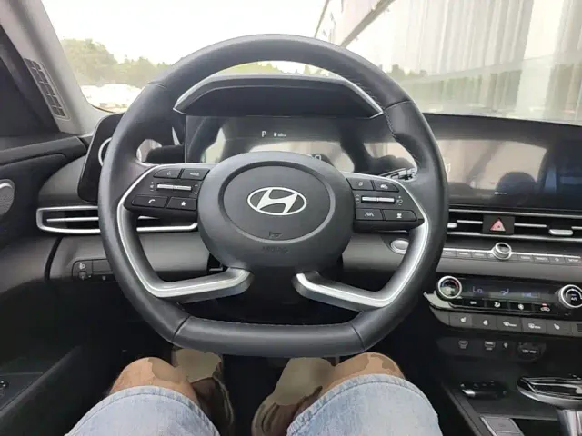 Hyundai Elantra — Фото автомобиля 10