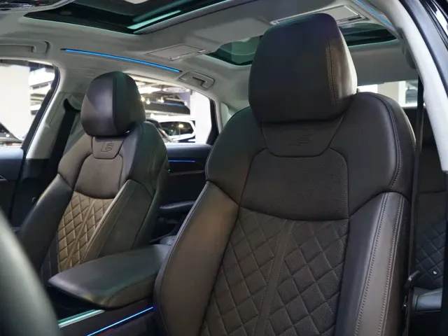 Audi A8 — Фото автомобиля 9