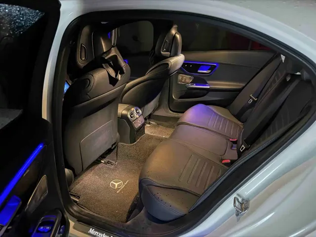Mercedes-Benz C-Class — Фото автомобиля 6
