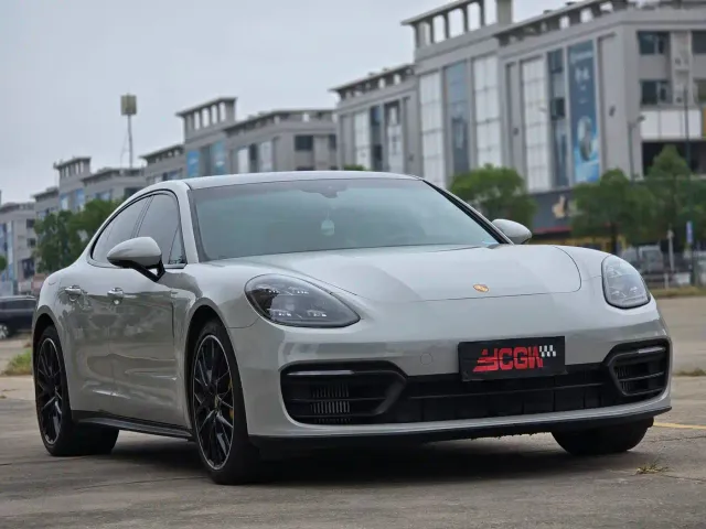 Porsche Panamera — Фото автомобиля 3