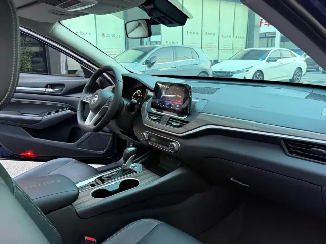 Nissan Teana — Фото автомобиля 9