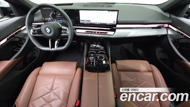 BMW 5-Series 5 серия (G60) 530i xDrive M Sport — Фото автомобиля 2