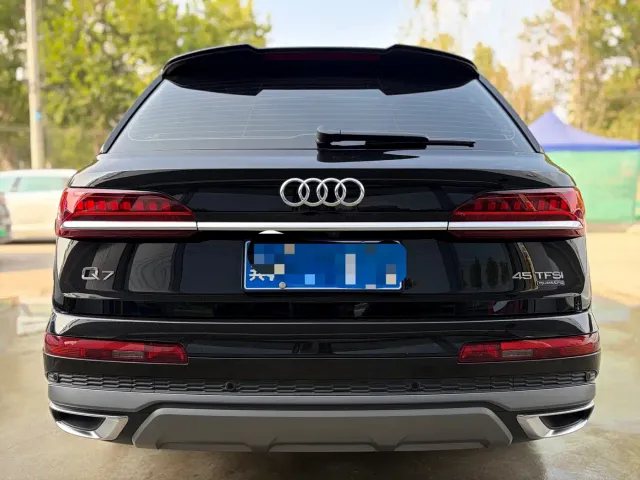 Audi Audi Q7 2024 45 TFSI quattro S line Sport — Фото автомобиля 9