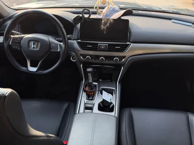 Honda Accord — Фото автомобиля 12