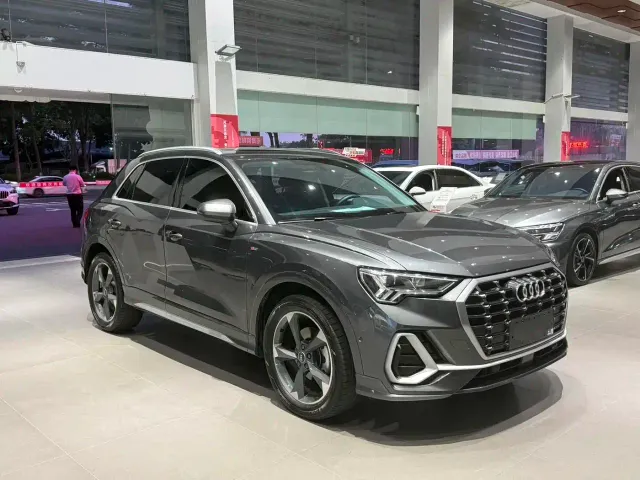 Audi Q3 — Фото автомобиля 3