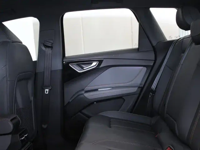 Audi Q4 e-tron — Фото автомобиля 7