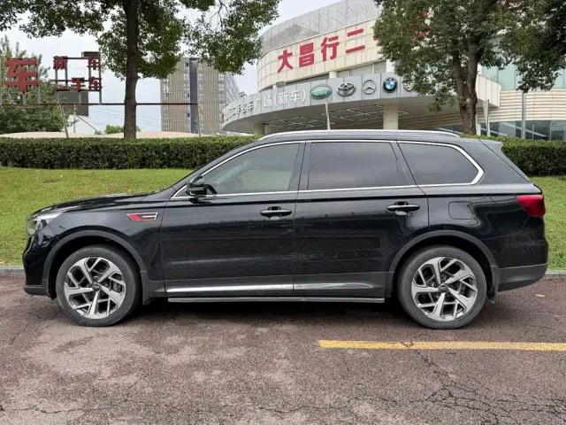 Hongqi HS7 — Фото автомобиля 3