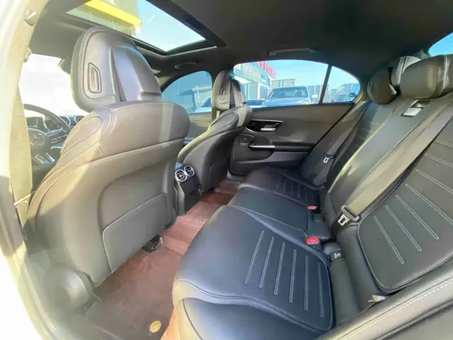 Mercedes-Benz C-Class — Фото автомобиля 8