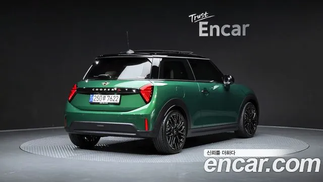 Фотография автомобиля — MINI Cooper Generation 4