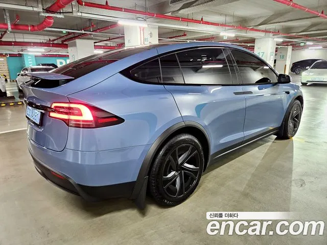 Tesla Model X — Фото автомобиля 2