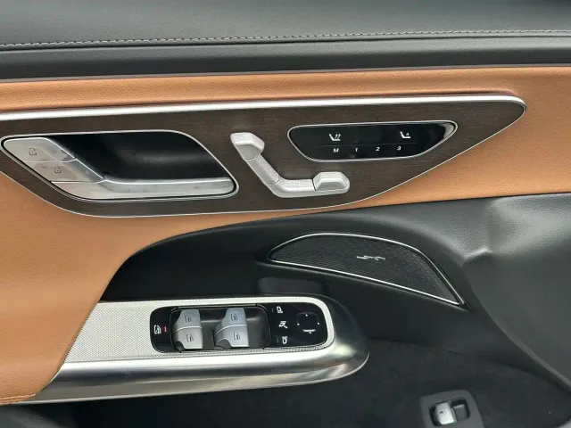 Mercedes-Benz E-Class — Фото автомобиля 5
