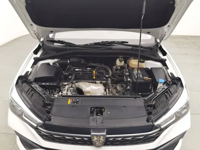 Roewe i5 — Фото автомобиля 6
