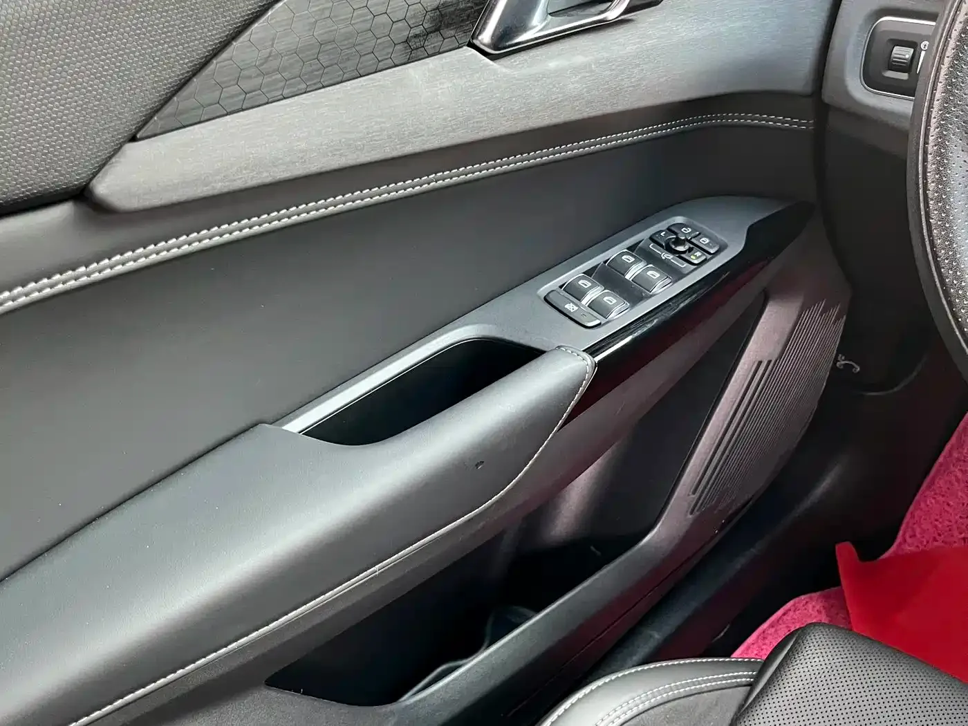 Lynk & Co Lynk & Co 03 2022 1.5TD DCT Power Pro — Фото автомобиля 18