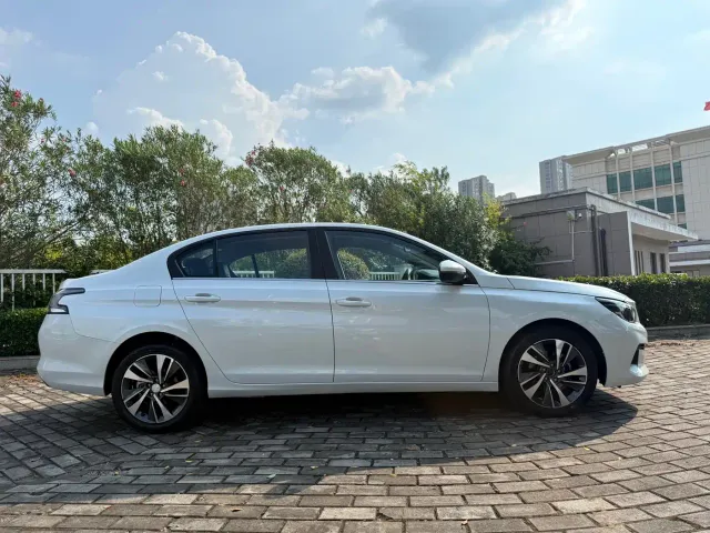 Peugeot 408 — Фото автомобиля 10