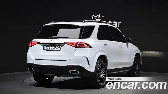 Mercedes-Benz GLE-Class — Фото автомобиля 2