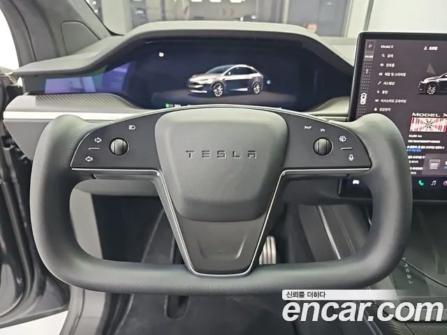 Tesla Model X — Фото автомобиля 9