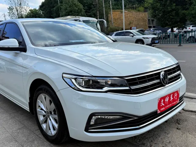 Volkswagen Bora — Фото автомобиля 3