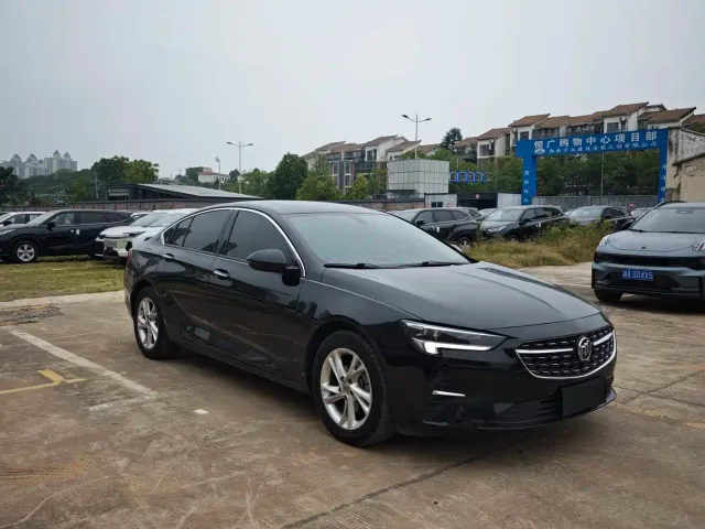 Buick Regal — Фото автомобиля 3