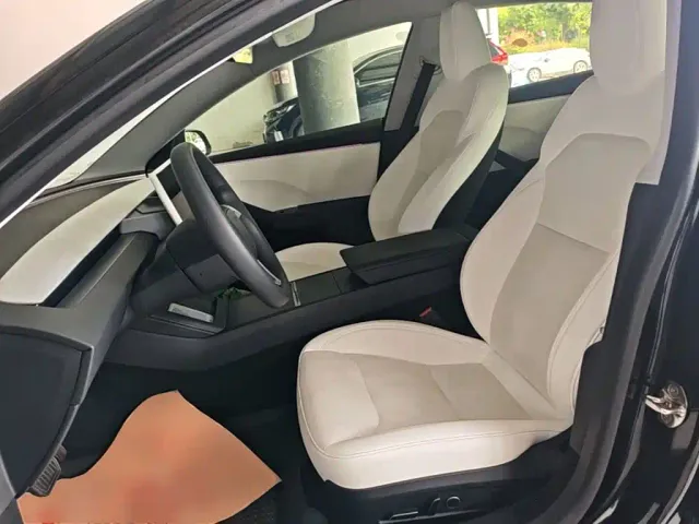 Tesla Model 3 — Фото автомобиля 14