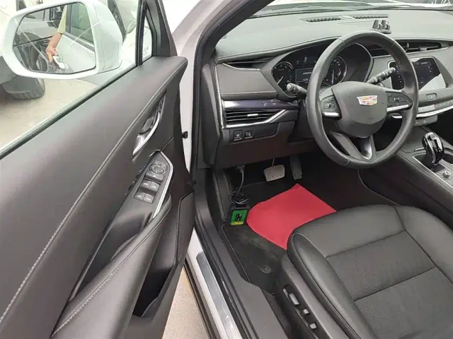 Cadillac XT4 — Фото автомобиля 15