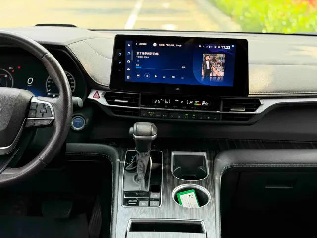 Toyota Sienna — Фото автомобиля 10