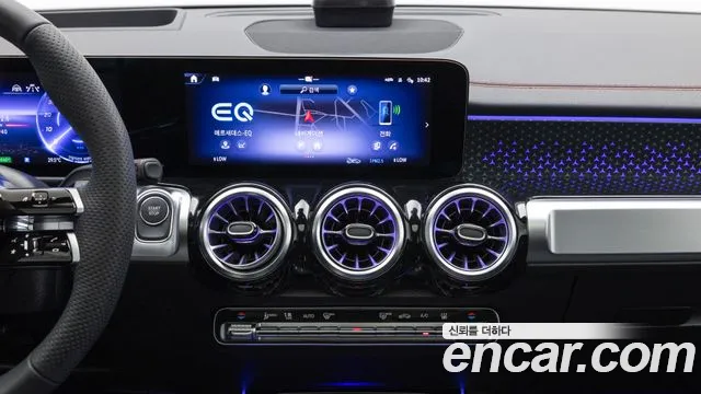 Mercedes-Benz EQB — Фото автомобиля 16