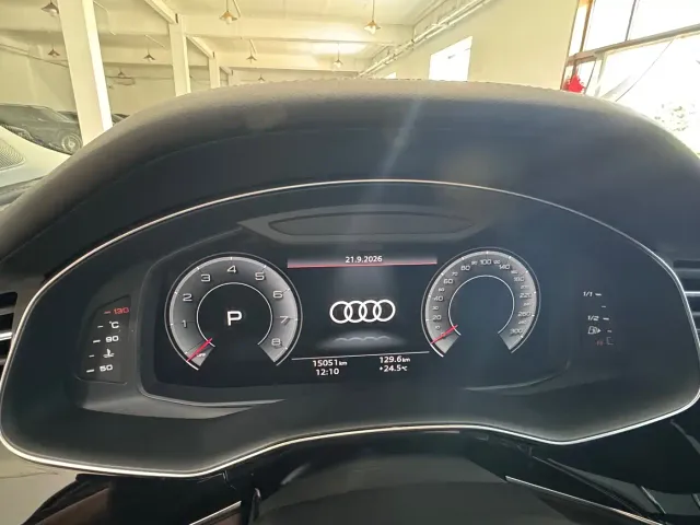 Audi Q7 — Фото автомобиля 10