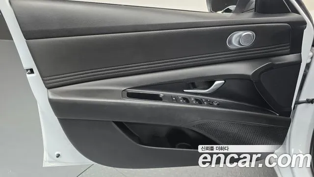 Hyundai Avante CN7 — Фото автомобиля 12