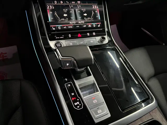 Audi Q7 — Фото автомобиля 8