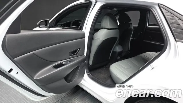 Hyundai Avante CN7 — Фото автомобиля 16