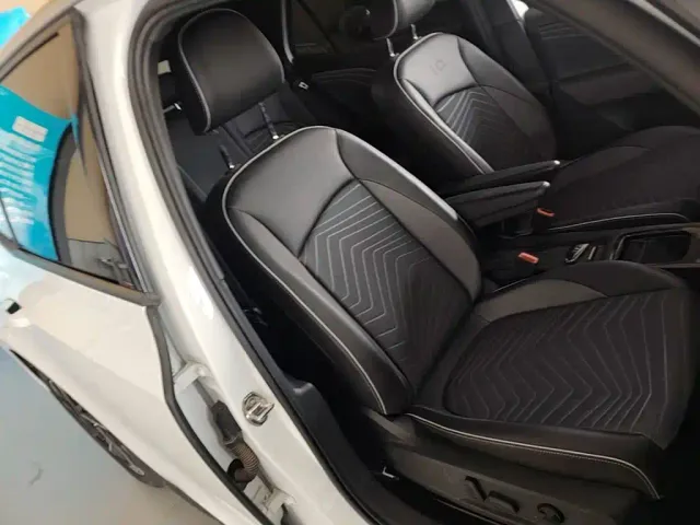 Volkswagen ID.3 — Фото автомобиля 24