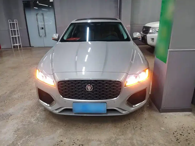 Jaguar XFL — Фото автомобиля 2