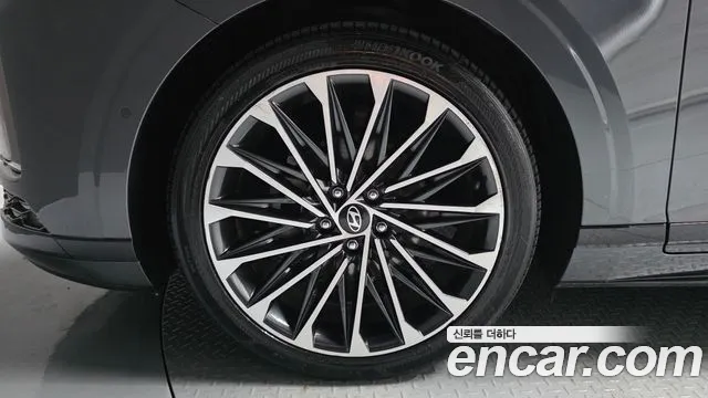 Hyundai Grandeur GN7 — Фото автомобиля 5