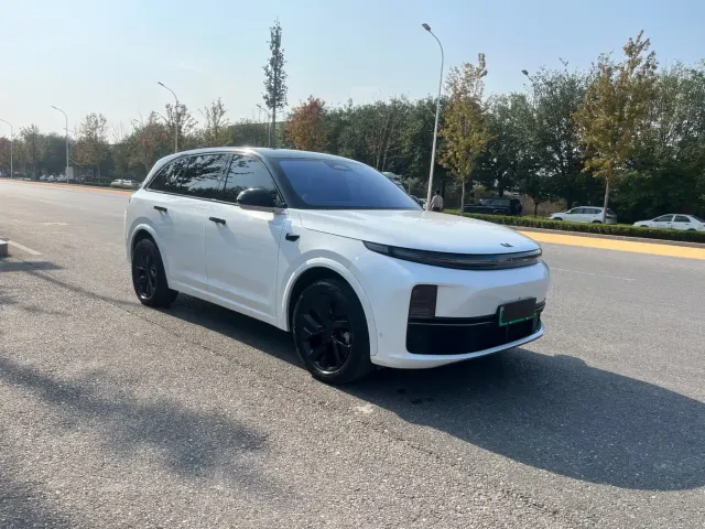 Li Auto L7 — Фото автомобиля 3