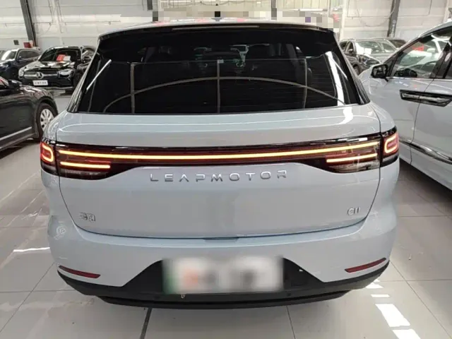 Leapmotor C11 — Фото автомобиля 5