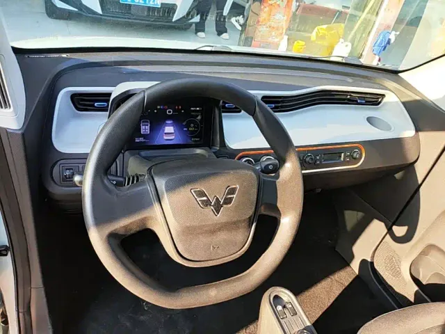 Wuling Hongguang Mini EV — Фото автомобиля 9