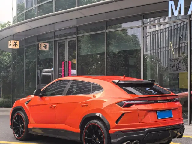 Lamborghini Urus — Фото автомобиля 17