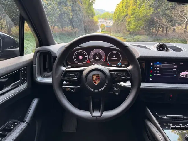 Porsche Cayenne — Фото автомобиля 11