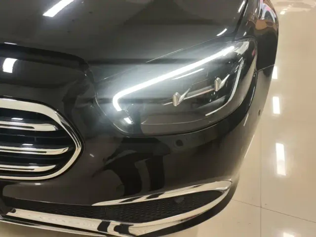 Mercedes-Benz E-Class — Фото автомобиля 18