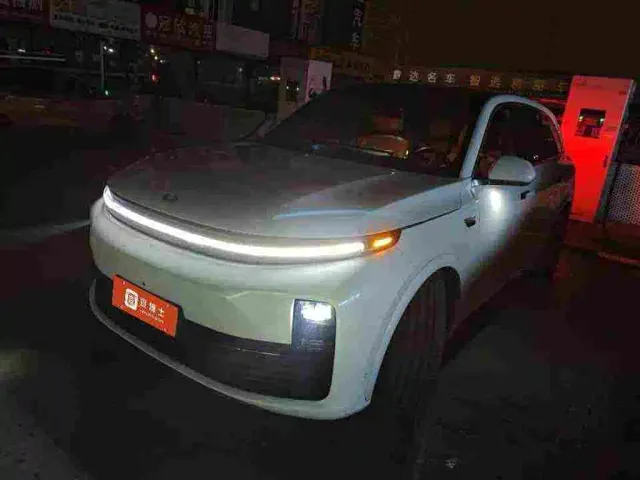 Li Auto L7 — Фото автомобиля 2