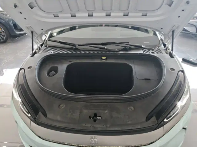 BYD Qin L — Фото автомобиля 19
