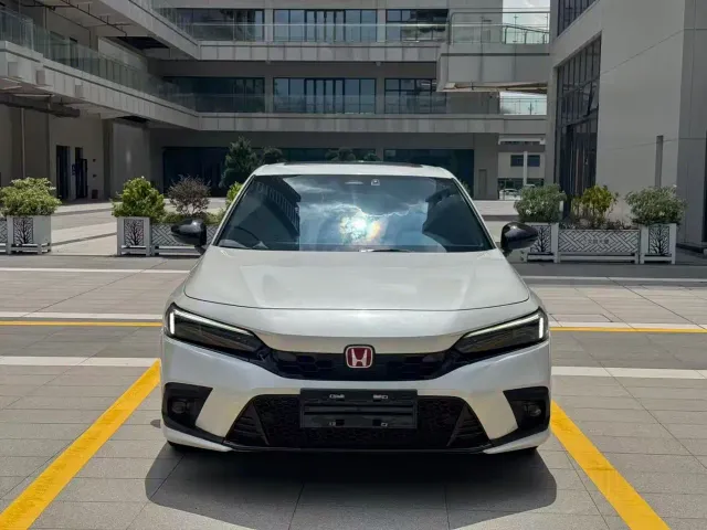 Honda Civic — Фото автомобиля 2
