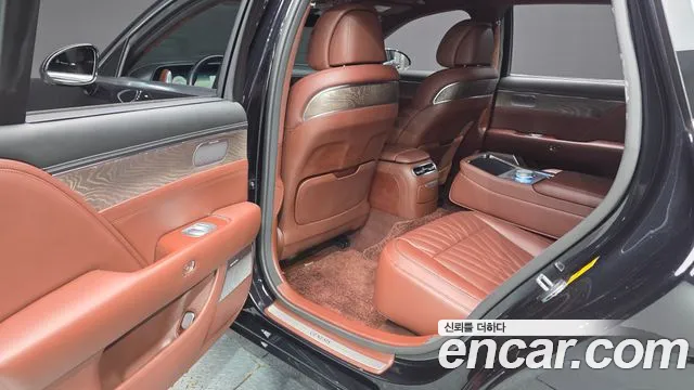 Genesis G90 Бензин 3.5 турбо AWD — Фото автомобиля 12