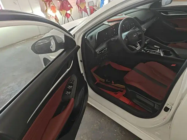 Changan Eado — Фото автомобиля 15
